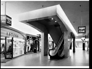 Natural Stone marble facings in Centrepoint shopping ar...