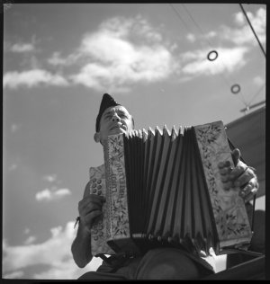 File 50: [RAAF concertina player, Cairns, 1943] / photo...