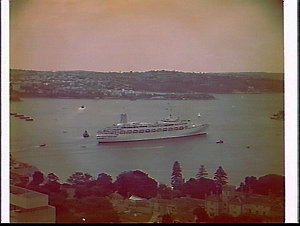 P&O liner Canberra leaving Sydney