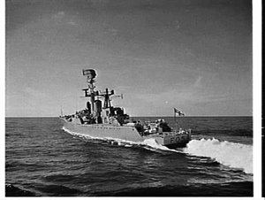 HMAS Parramatta firing and recovering a torpedo at sea
