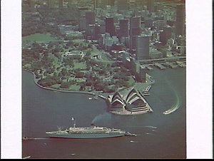 Aerial photograph of Sydney Opera House, the CBD and th...