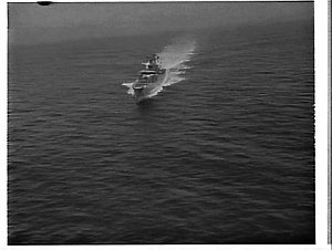 Speed trials of HMAS Parramatta photographed from a hel...