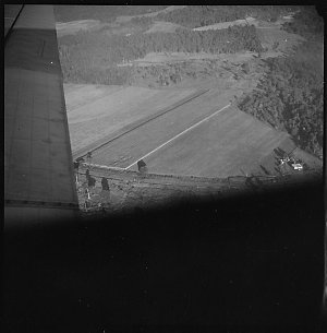 File 05: Air shots, [1950s-1960s] / photographed by Max...