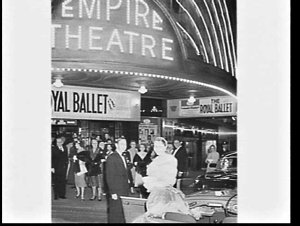 Waratah Spring Festival Princess 1958 arrives in an ope...