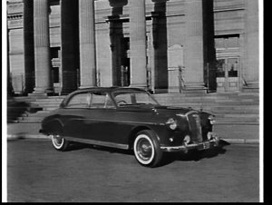 Wolseley 6/90 car outside the Art Gallery of New South ...