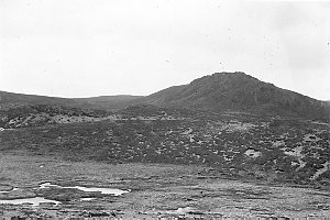 H341: Outcrop of gabbro forming hill. Presents a 'Craig...