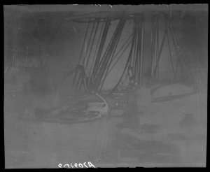 Q208: Snap on boat deck, S.Y. Aurora / Percy Gray