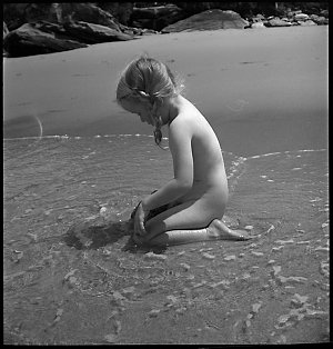 File 06: Little girl photographed at Burning Palms, ca ...
