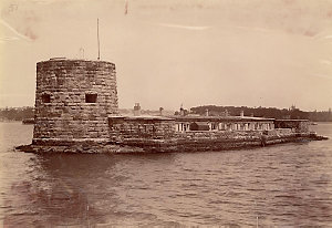 Fort Denison, Sydney Harbour / [attributed to the Star ...