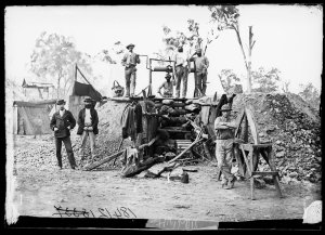 Mine head & group of gold miners, Gulgong area