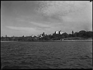 File 13: Waterfront suburbia, [1938-1964] / photographe...