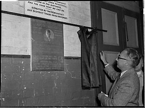 Unveiling plaque in memory of John Mackie, Newcastle Se...