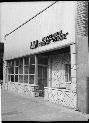 Mining Mechanics building (sign reads "MM Association M...