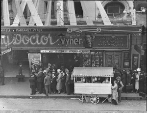 Premiere of "Flying Doctor", Lyceum Theatre, Pitt Stree...