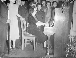 Vera Bradford, pianist and pupil of Percy Grainger, at ...