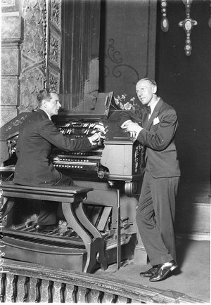 Jack Barnett at the Capitol Theatre's Wurlitzer