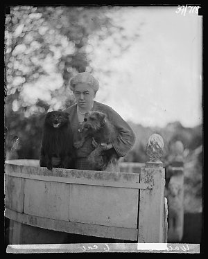 Item 718: Dame Eadith Campbell Walker / photograph by H...