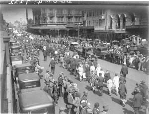 A Labor procession along Park Street