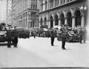 Tank Corps placing wreath on Cenotaph