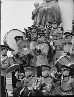 Adelaide Boys' Band at the Shakespeare Memorial