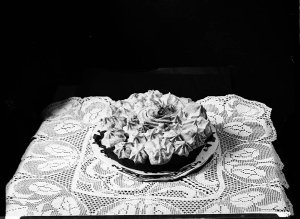 Meringue tart (taken for "Smith's Weekly" cooking page)