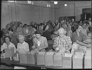Central Methodist Mission, packing food for Britain