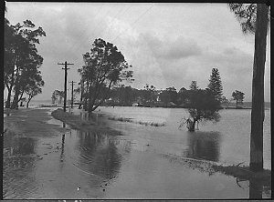 Flood scenes, Belmont