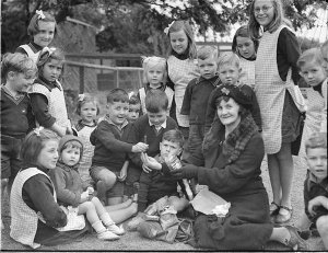 Children at play, Dalwood Homes, Balgowlah