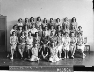 Women munitions workers group