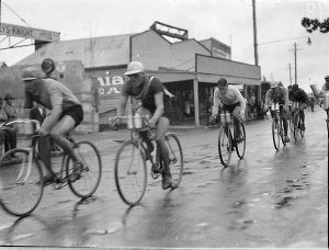 Dunlop Road race (Goulburn to Sydney): Moss Vale