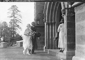 Bride Rosamund Lumsdaine and her father arrive at St. M...