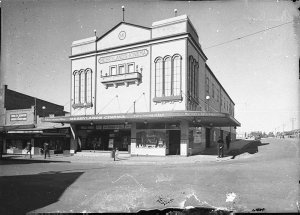 Merrylands Kinema: exterior by day