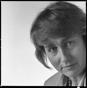 File 25: Studio portraits of Jill White, December 1988 ...