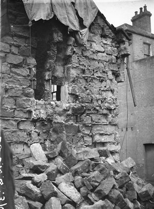 Demolishing old buildings at Pyrmont; or, Wall crash, C...