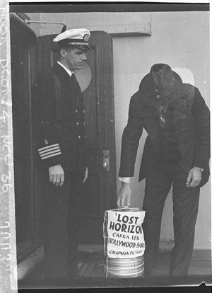 Arrival of film by "Mariposa" of "Lost Horizon" (taken ...