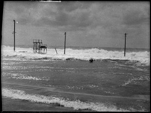 Heavy seas on Newcastle Beach