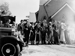 Double funeral of Leslie Hinks (killed at Yerranderie f...
