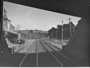 Silver City Comet. Diesel train on trip to Moss Vale (t...
