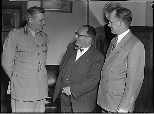 Major General Ivan Dougherty with Newcastle City Counci...