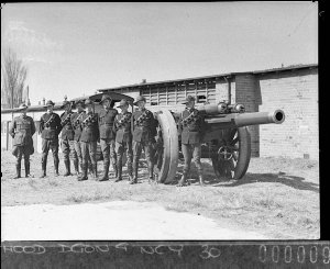 The Australian Army Field Artillery Unit's 105mm field ...