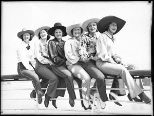 Arrival of cowgirls and boys by "Monterey"