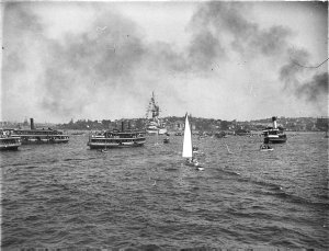 Ferryboats and launches greet the arrival of HMS "Renow...