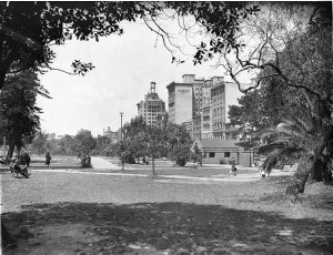 Ground level view of Hyde Park showing uncompleted T & ...