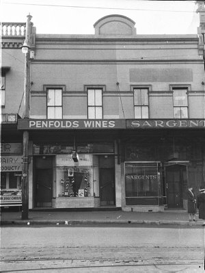 Penfolds Wines shop and Sargents cafe