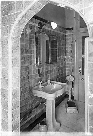 Bathroom; showing pedestal basin & scales, Danmark, hom...