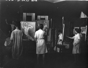 Young art students working in a "life" class