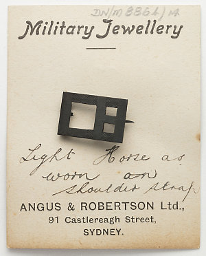 Item 0886b/014: Military, Australian Light Horse badge,...