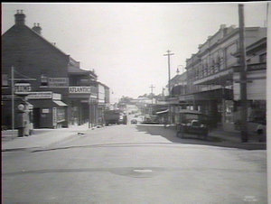 George St, Windsor, looking towards Glebe St end from p...
