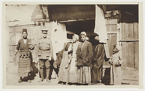 [C.Q.M.S. Edmonds attached to Captain Hurley : Australi...