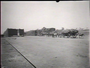Teams drawing into railway yard, Coolamon